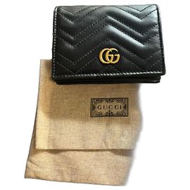 Portafoglio Gucci Marmont in pelle trapuntata nera