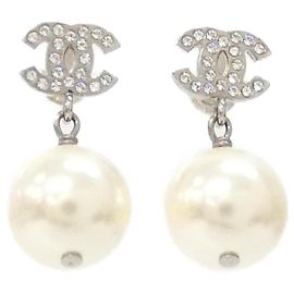 Boucles d'oreilles puces Chanel 36138 Argent et Blanc