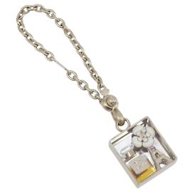 CHANEL Camellia No. 5 Eiffel Tower Key Holder metal Gold CC Auth 205472M