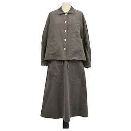 Bimba & Lola Conjunto de Chaqueta y Falda Larga de Pana Verde Army con Detalle de Bolsillos Bimba Y Lola