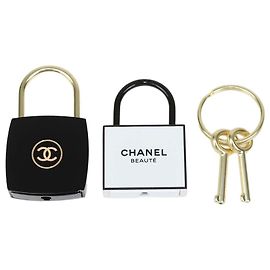 Coffret Cadeau Cadenas et Clé La Collection 2024 Chanel Noir, Blanc Acrylique