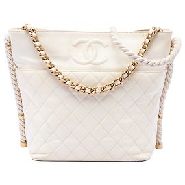 Bolsa Satchel En Vogue em couro de bezerro amassado branco Chanel com corda