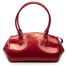 Sac à épaule Louis Vuitton Monogram Vernis Sherwood PM rouge