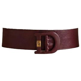 Christian Dior Gürtel aus bordeauxrotem Leder