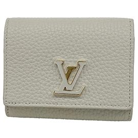 Louis Vuitton Portefeuille Capucines Tiny Wallet