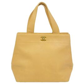 Saco Tote Chanel em couro bege