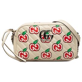 Gucci Apple Small GG Marmont Crossbody-Tasche aus weißem gestepptem Kalbsleder