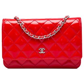 Carteira Chanel Red CC Quilted Patent Wallet On Chain