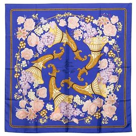 Hermès Carré Hermes 90 Fleurs et Raisins