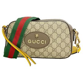 Bolsa de Ombro Gucci GG Supreme Neo