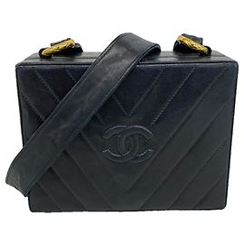 Chanel Schultertasche aus schwarzem Lammleder
