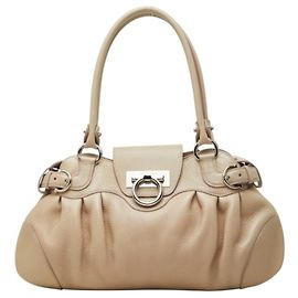 Saco Tote Salvatore Ferragamo Gancini Marissa