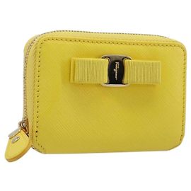 Salvatore Ferragamo Coin Purse Leather Yellow Gold Auth 205418A