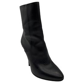 Gucci Stiefeletten aus schwarzem Leder mit Stiletto-Absatz / Kurzstiefel