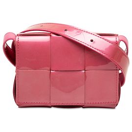 Borsa a tracolla Extra Mini Cassette in pelle verniciata Intrecciato rosa Bottega Veneta