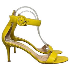 Sandales Gianvito Rossi jaune T.37,5