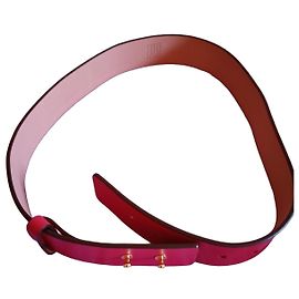 Cinturón de cuero rojo Carolina Herrera