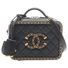 Chanel Small Lambskin CC Filigree Vanity Case Schwarz