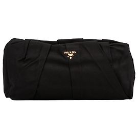 Prada Clutch mit Rahmen aus plissiertem Satin in Schwarz