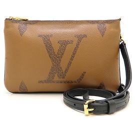 Bolsa de Ombro Louis Vuitton Monogram Giant Reverse Pochette