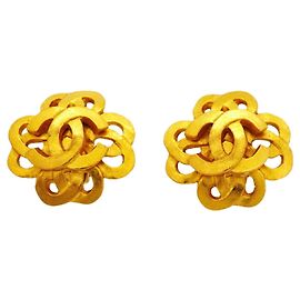 Brincos de pressão Chanel Gold