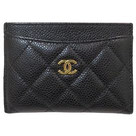 Tarjetero Chanel en piel caviar negra