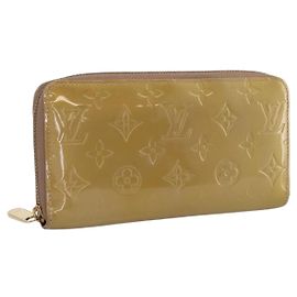 LOUIS VUITTON Vernis Zippy Wallet Carteira Beige Poodle M91761 LV Auth 206068