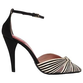 Valentino Garavani Zapatos de tacón Annine en raso