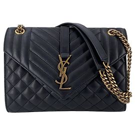Autre Marque Bolsa de ombro envelope YSL em couro preto tri-quilted