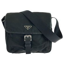 Sac à épaule en nylon Prada Tessuto avec plaque logo triangle
