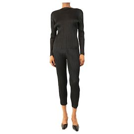 Pleats Please Conjunto de top plisado y pantalones negros - size M
