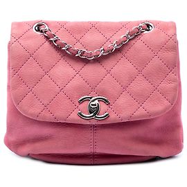 Chanel Mini Trianon Messenger Flap aus gestepptem Nubukleder in Rosa