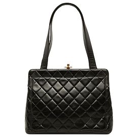 Sac à épaule Chanel Black CC Quilted Lambskin Kiss Lock Frame