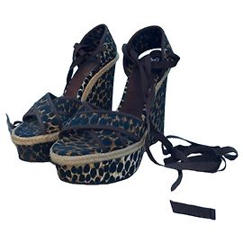 Sandálias anabela estampado leopardo Dolce & Gabbana