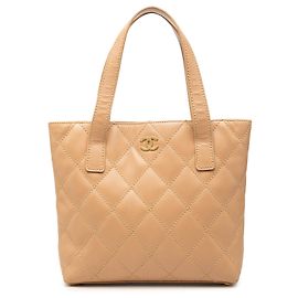 Bolso Tote Chanel Small CC Wild Stitch en piel de becerro beige