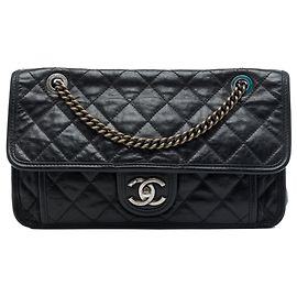Sac à épaule Chanel Medium Quilted Calfskin French Riviera Flap Noir