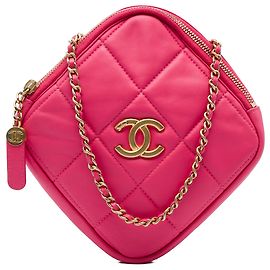 Chanel Pink CC gesteppte Lammleder Diamond Clutch mit Kette