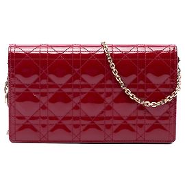 Dior Lady Dior Convertible Clutch mit Kette in rotem Lackleder Cannage