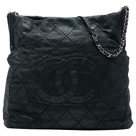 mala Chanel Sea Hit em couro de bezerro iridescente matelassê preto