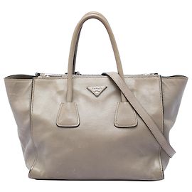 Prada Satchel aus braunem Glace-Kalbsleder mit Doppelgriff und zwei Taschen