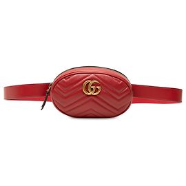 Bolsa de cintura Gucci Red GG Marmont em couro de bezerro matelassê
