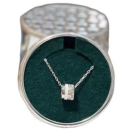 Collar con colgante de diamantes Boucheron