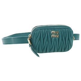 Miu Miu Matelassé Gürteltasche aus Leder Grün Gold Auth LN043M