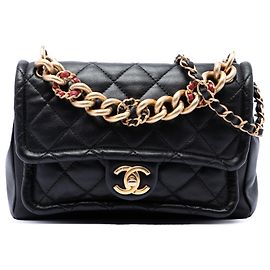 Chanel Black Small Quilted Lambskin Chain Link Flap