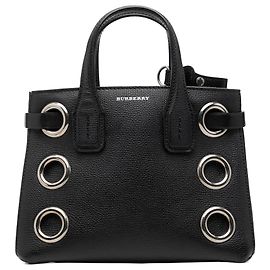 Bolsa Satchel Banner Burberry em couro de bezerro granulado preto com ilhoses para bebê