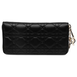 Dior Lady Dior Voyageur Geldbörse aus schwarzem Lammleder Cannage