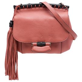 Gucci Bolsa Tiracolo Bamboo Nouveau com Franjas em Couro Rosa Medium