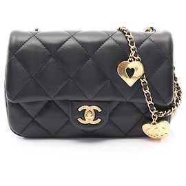 Borsa a tracolla Chanel Matelassé in pelle d'agnello nera