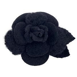 Chanel Spilla Vintage in Lana Nera con Fiore di Camelia