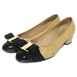 Salvatore Ferragamo Vara Pumps aus gestepptem Leder